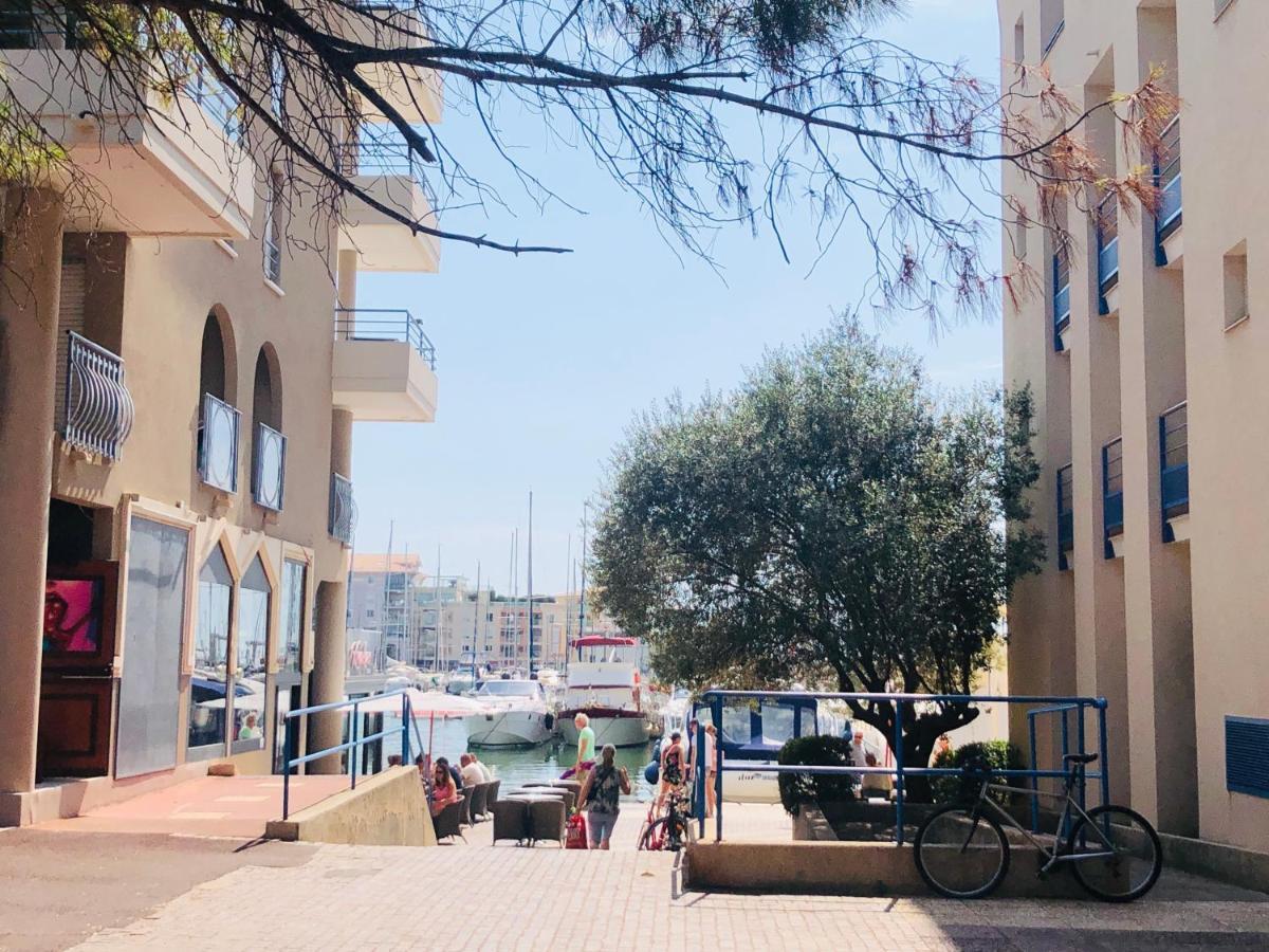 Charmant F2 à Port-Fréjus 2/4 personnes Esterno foto