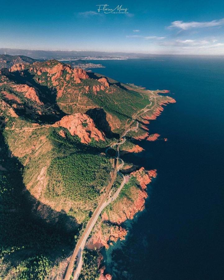 Charmant F2 à Port-Fréjus 2/4 personnes Esterno foto